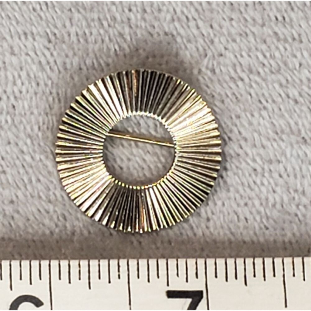 Gold Brooch, Ribbed design Coro - Picture 5 of 6